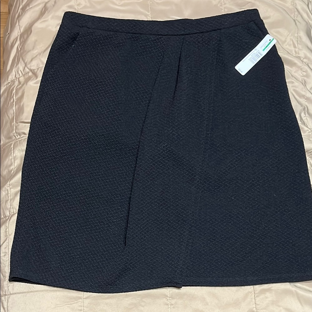 New Directions Black Knee-Length Pencil Skirt